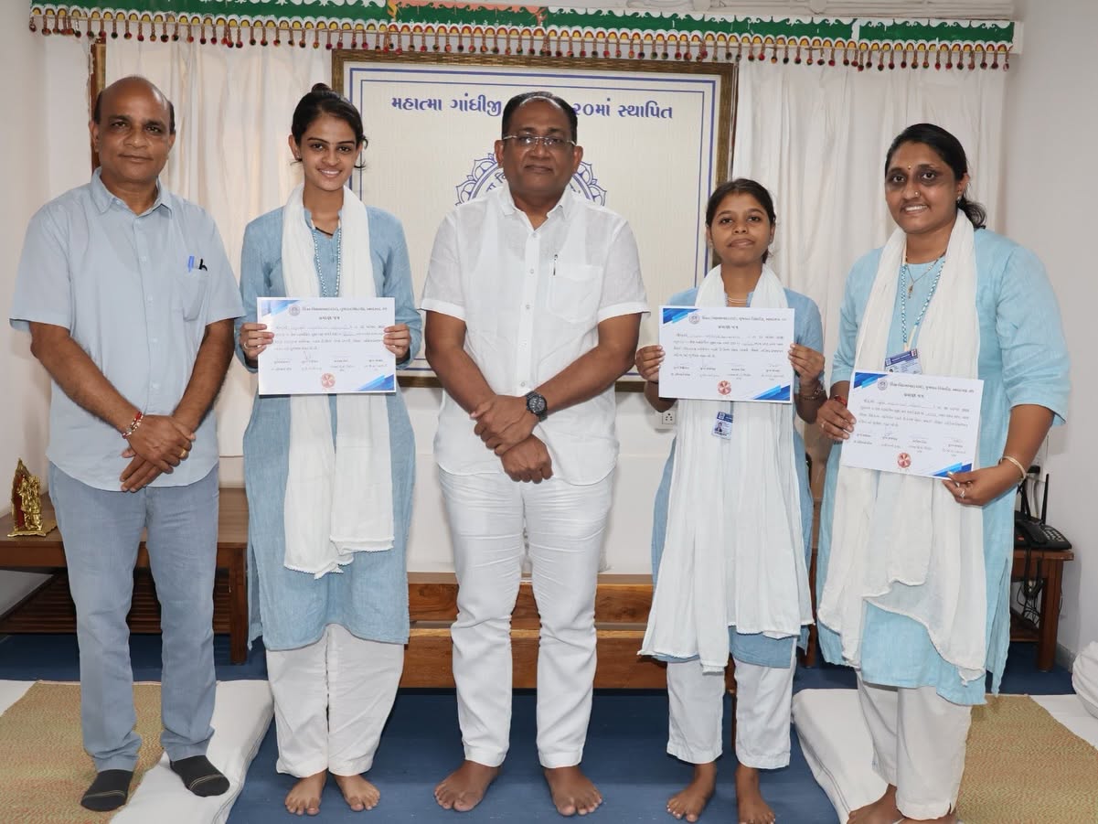 B.Ed. trainees blend traditional teaching skills with AI at a Microteaching Competition | 08/09/2026